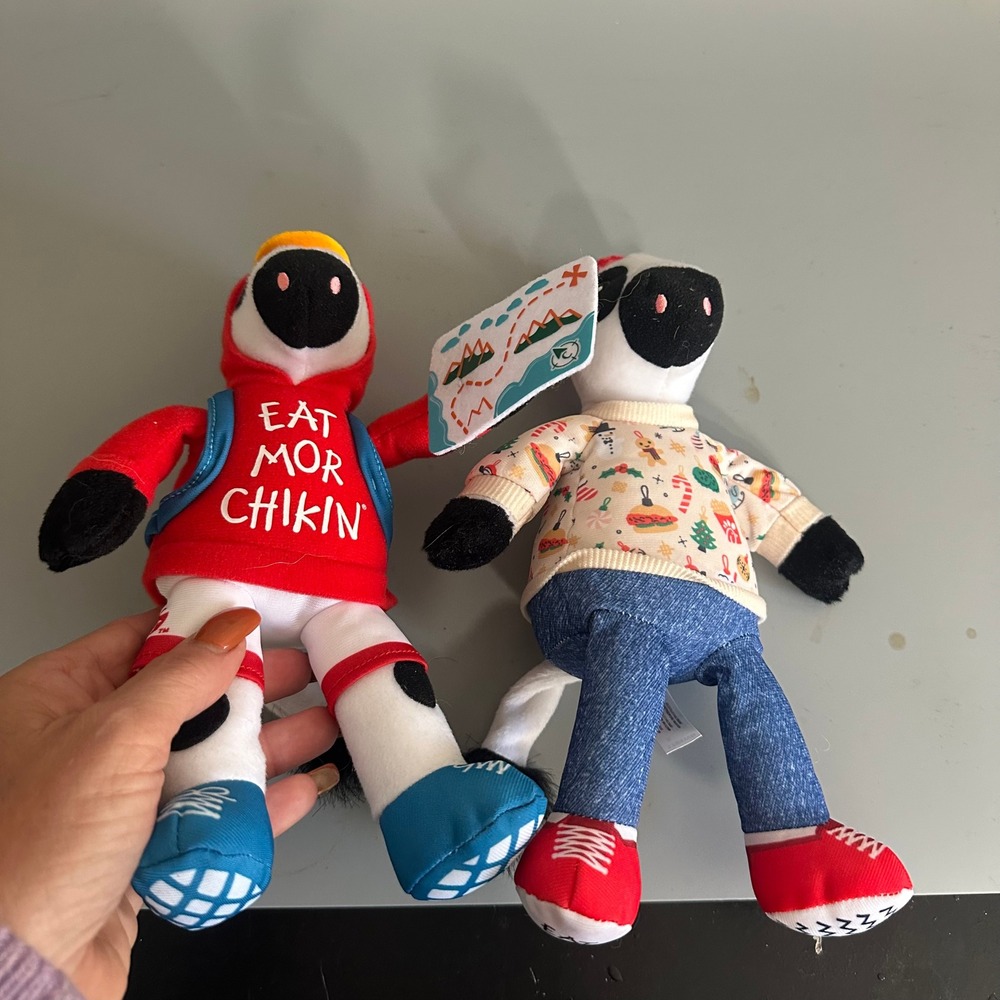 Chick-fil-A Plush Cow Set 2024 Holiday Sweater and Eat Mor Chikin Traveler